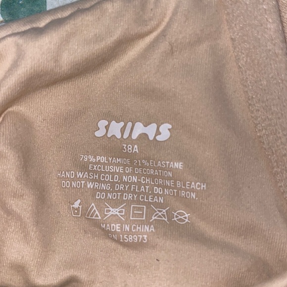 SKIMS Everyday Bras - Picture 2 of 2